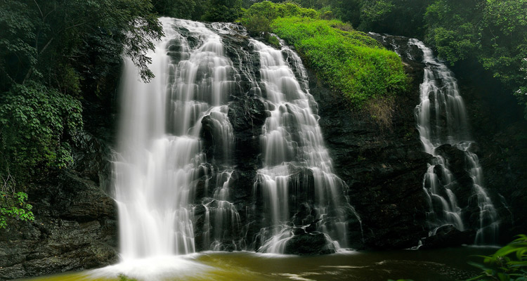 Abbey Falls Coorg (Timings, Entry Fee, Images, Best time to visit, Location  & Information) - Coorg Tourism 2022