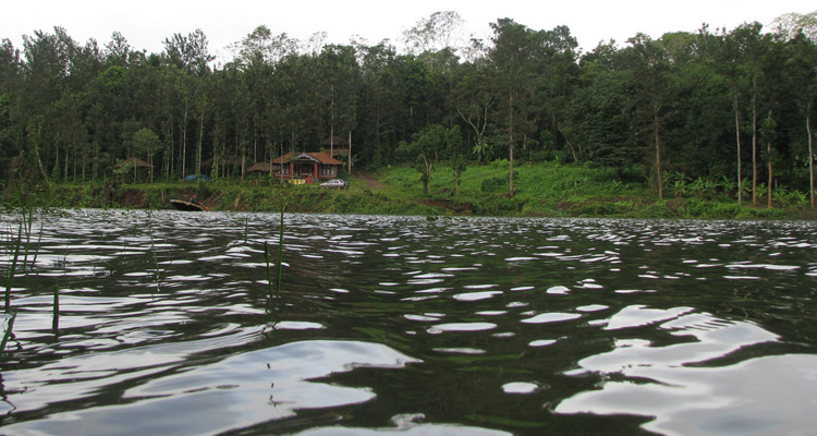 tourist places near suntikoppa